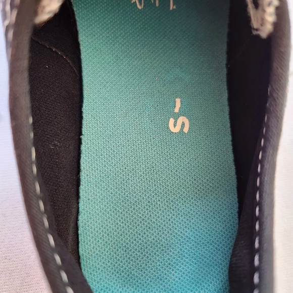 Converse Hello Kitty Print Collab Chuck Taylor Low Sneakers Black Cute Cat 7 - Picture 15 of 16